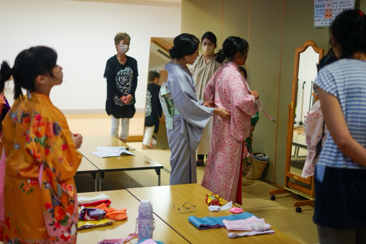 親子きもの教室の様子